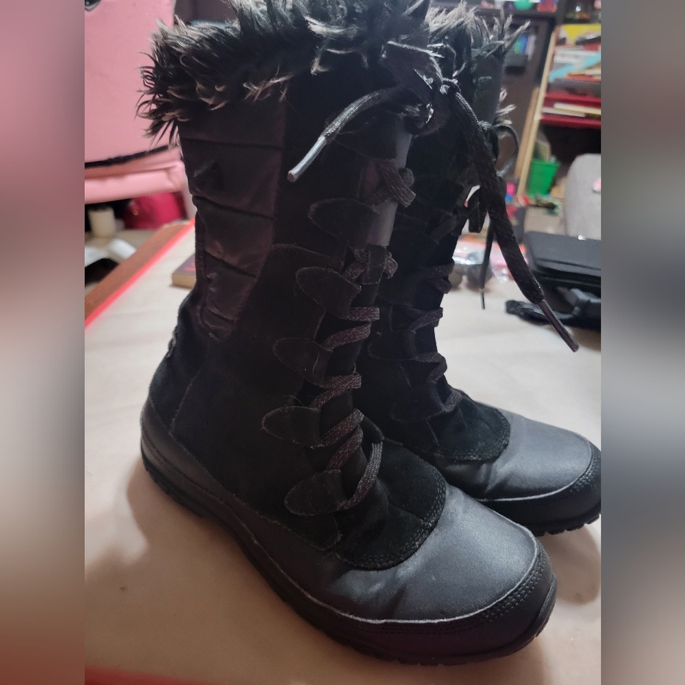 The North Face Women's Winter Boots 200 Gram Primaloft Size 9.5 Waterproof